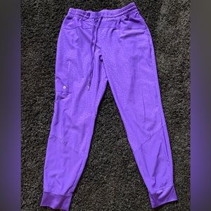 Barco One, women’s leopard print cargo joggers. Size M